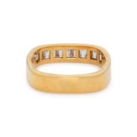 YELLOW GOLD AND DIAMOND RING