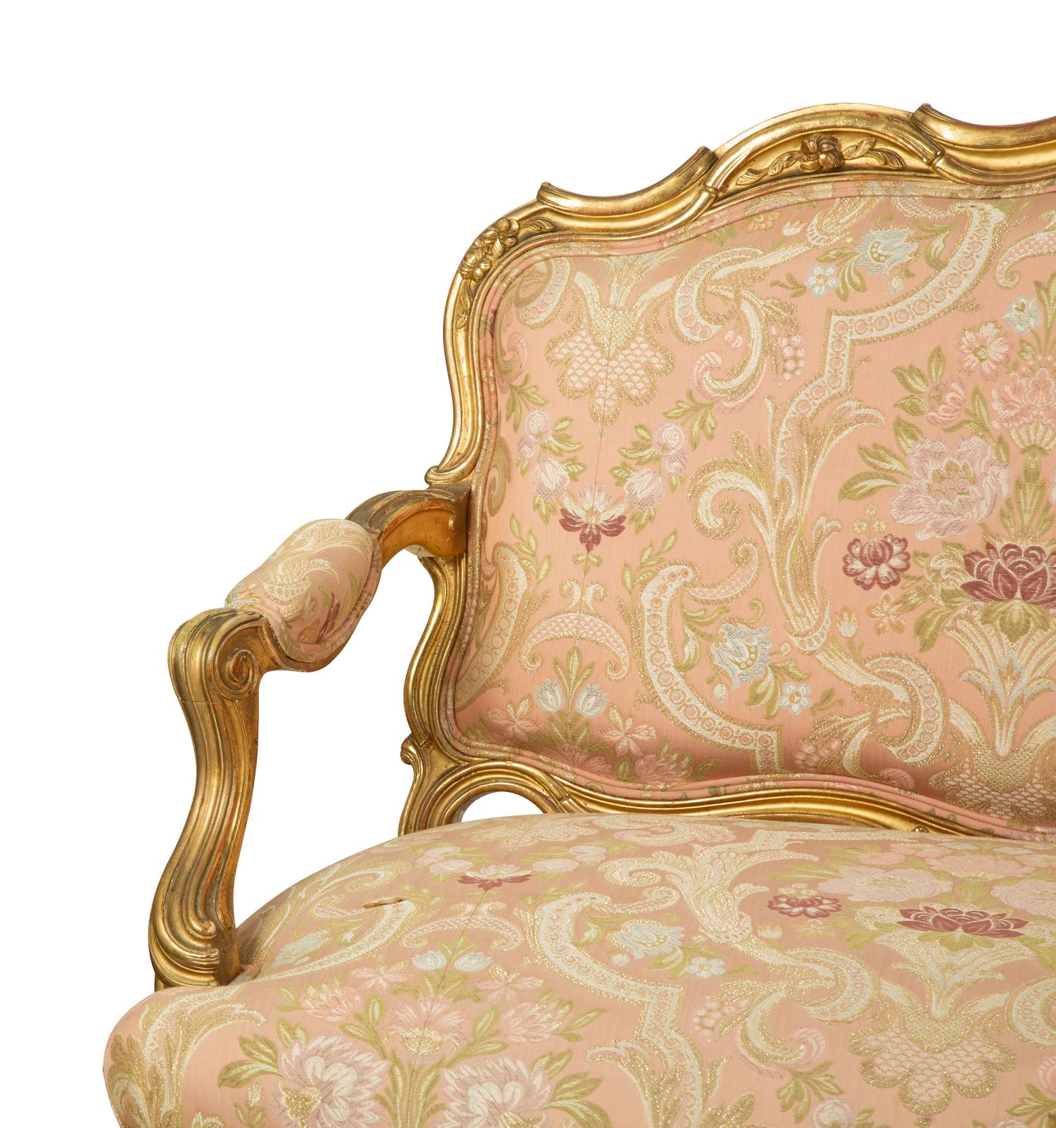 A Louis XV Style Giltwood Sofa and Pair of Fauteuils — EARLY 20TH CENTURY
