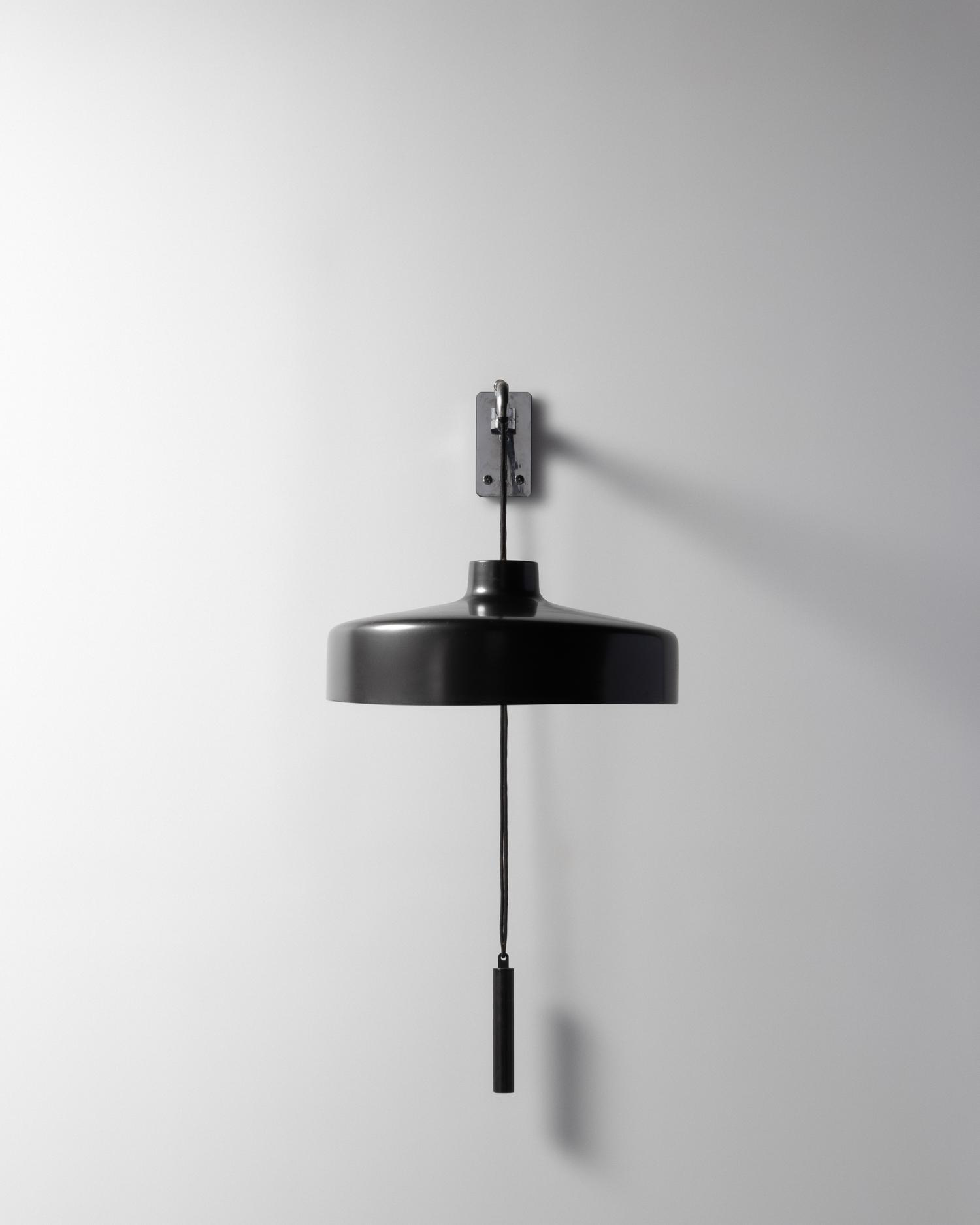 Adjustable Wall Lamp, model 194/n, c. 1950, Arteluce, Italy