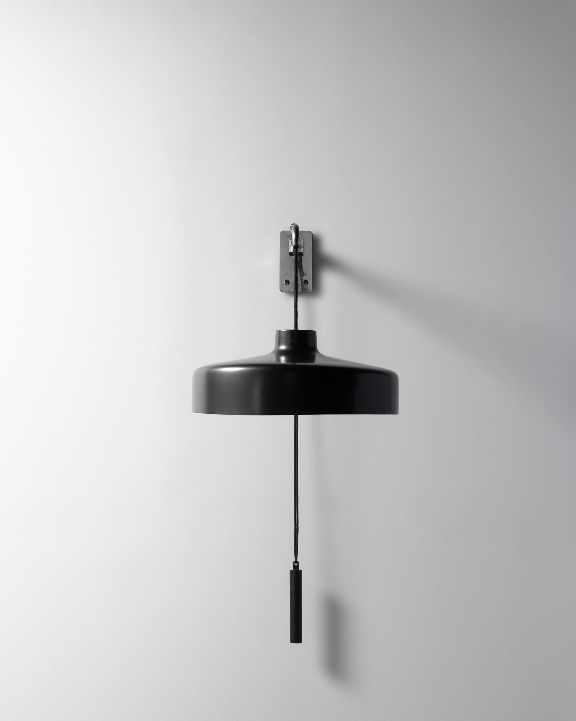 Adjustable Wall Lamp, model 194/n, c. 1950, Arteluce, Italy