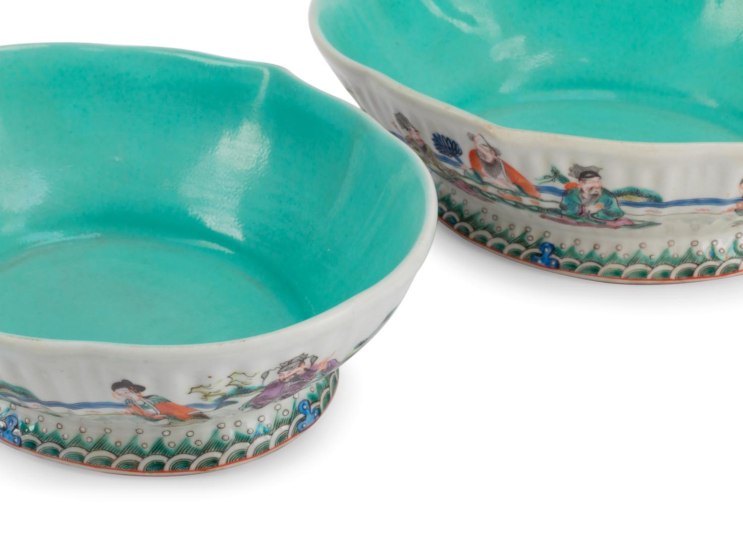 A Pair of Chinese Export Porcelain Bowls