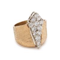 YELLOW GOLD AND DIAMOND RING
