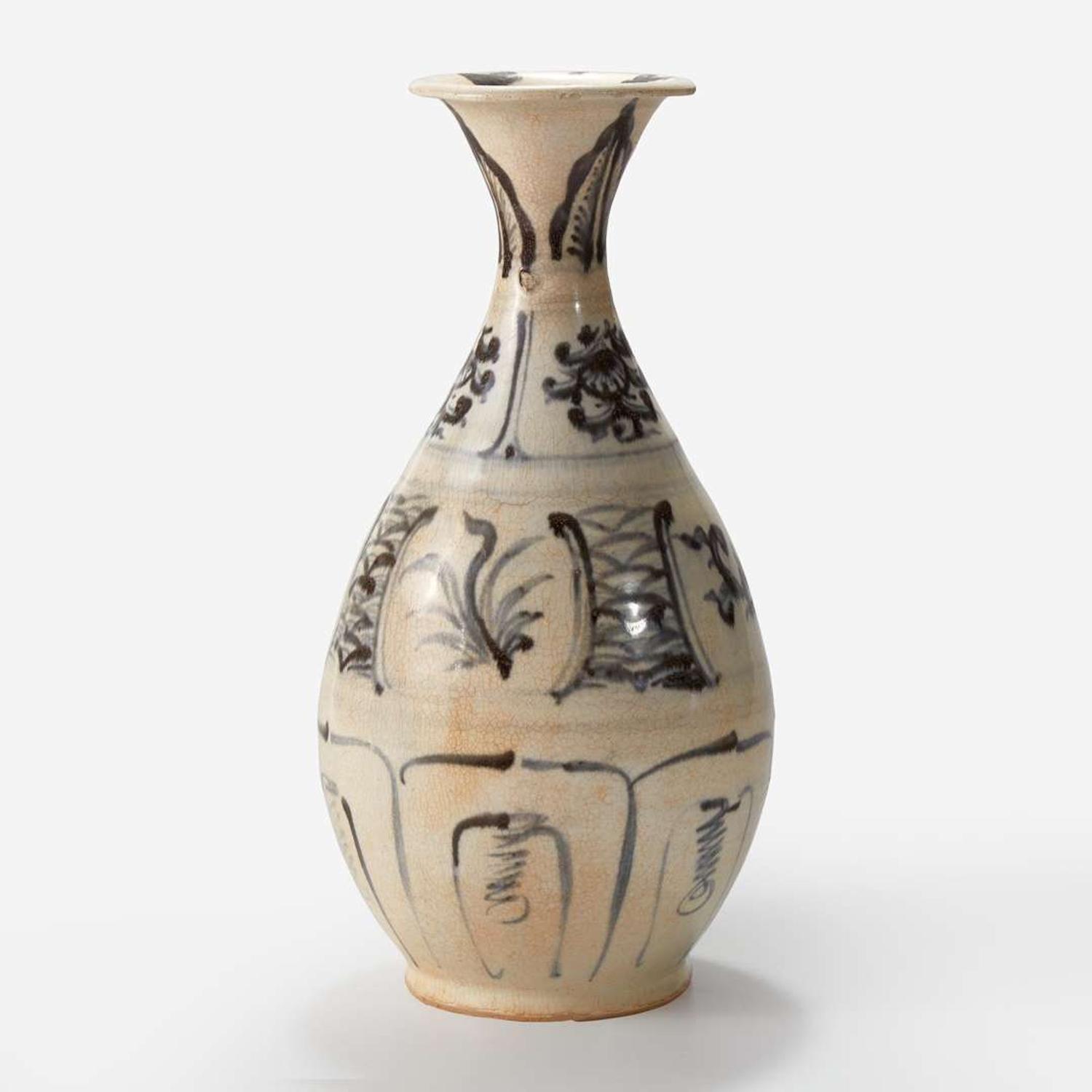 A Vietnamese blue and white bottle vase Le dynasty 15th/16th century