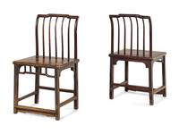 A Pair of Chinese Lacquered Hardwood Side Chairs, Shubeiyi, 20th Century — 近代 硬木梳背椅一對