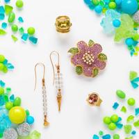 TINA CHOW, YELLOW GOLD AND ROCK CRYSTAL EARRINGS