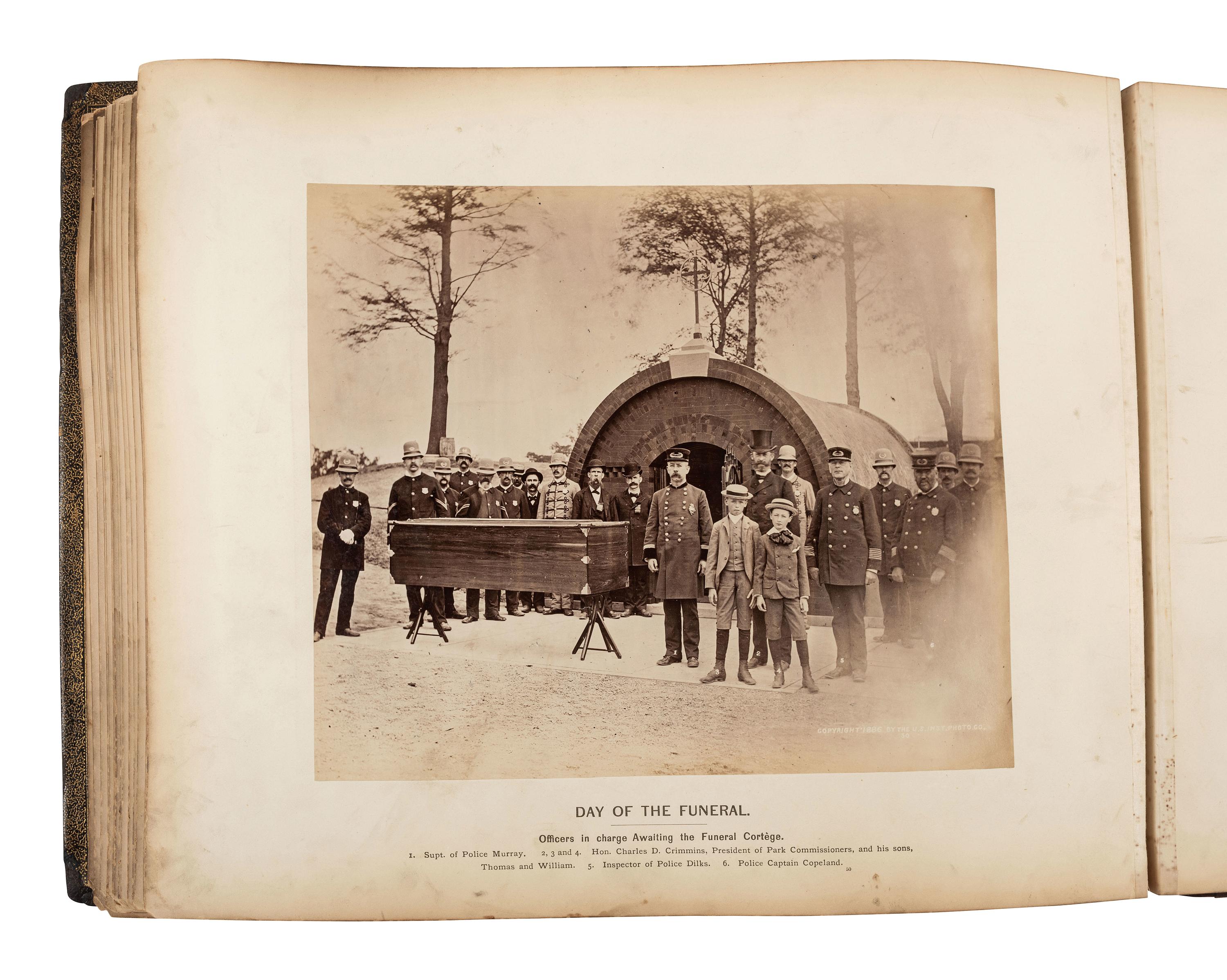 [GRANT, Ulysses S. (1822-1885)]. Photo album commemorating U.S. Grant. Boston: Wm. H. Allen, [1886].