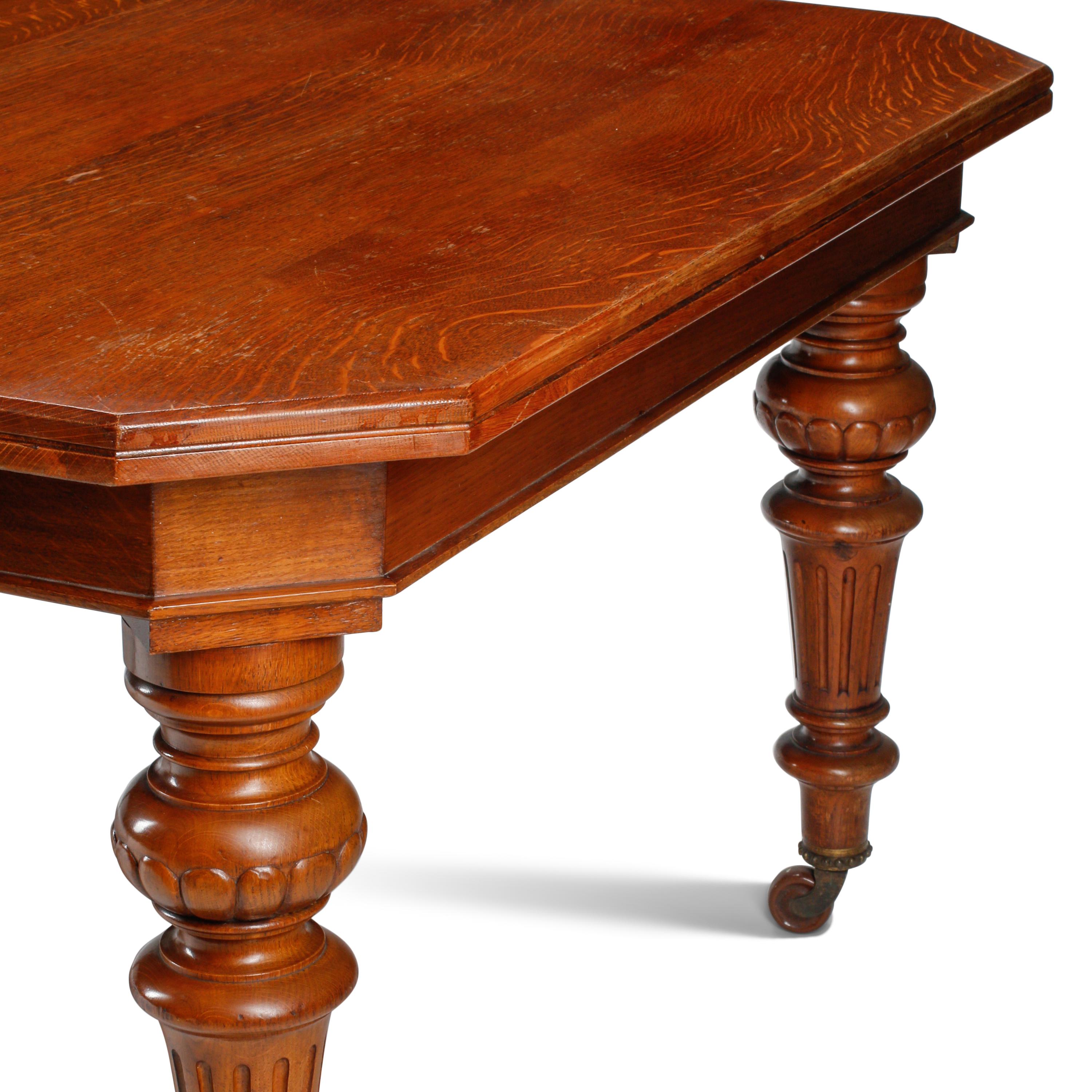 A William IV Oak Mechanical Extension Dining Table