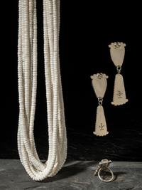 Ten-strand Melon Shell Necklace, PLUS