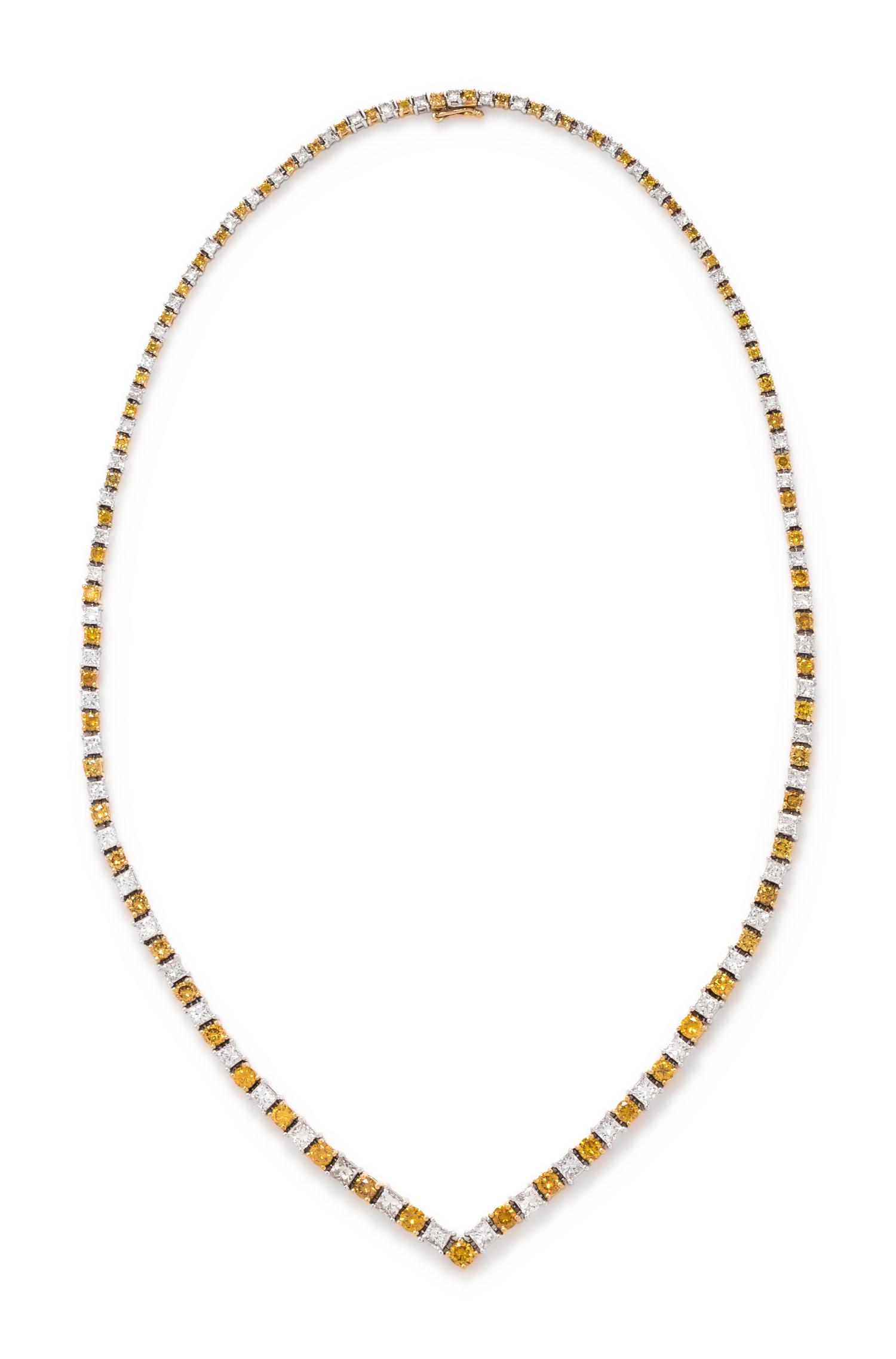 COLORED DIAMOND AND DIAMOND NECKLACE