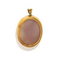 YELLOW GOLD AND AGATE CAMEO PENDANT