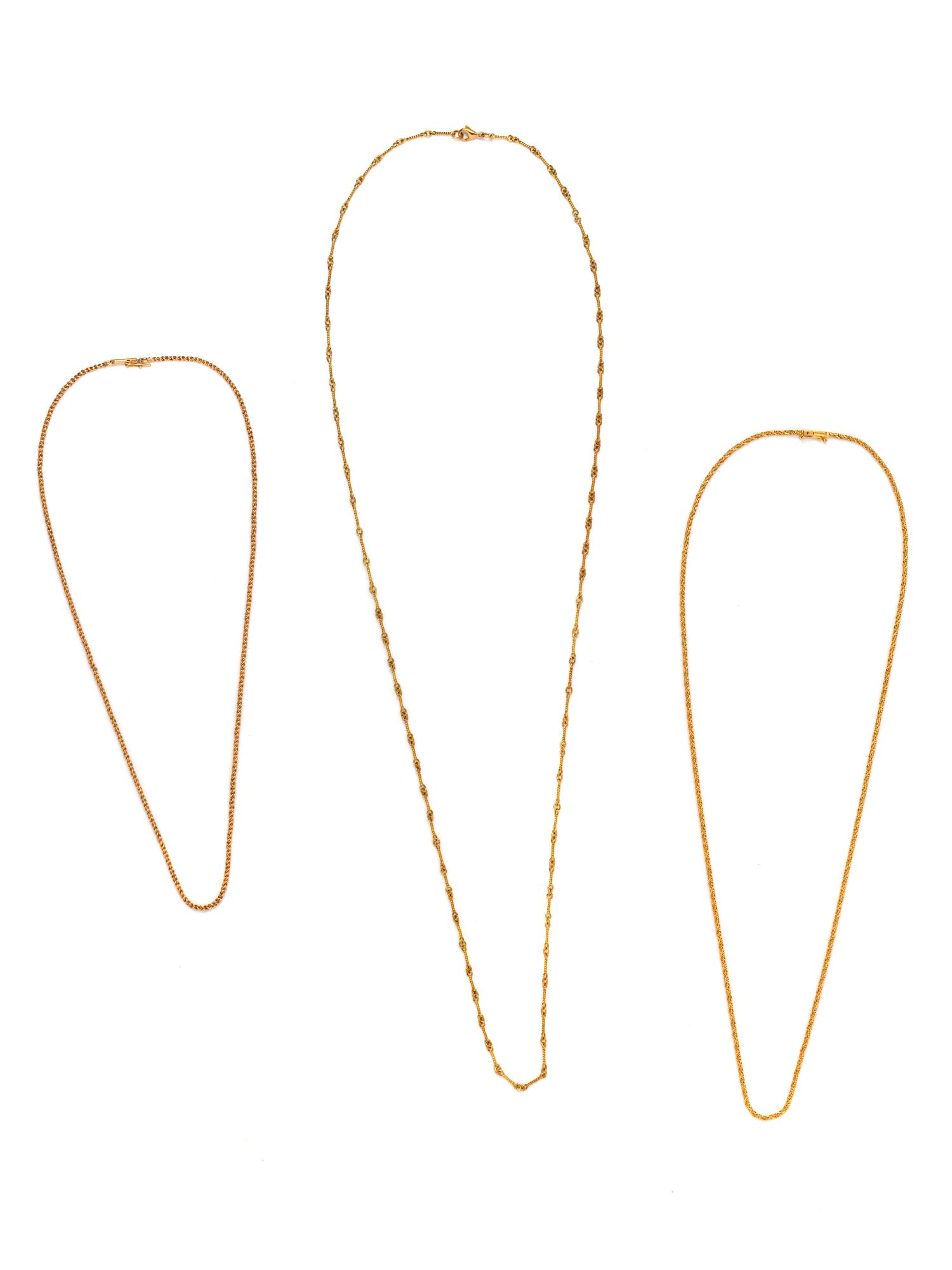 COLLECTION OF YELLOW GOLD NECKLACES
