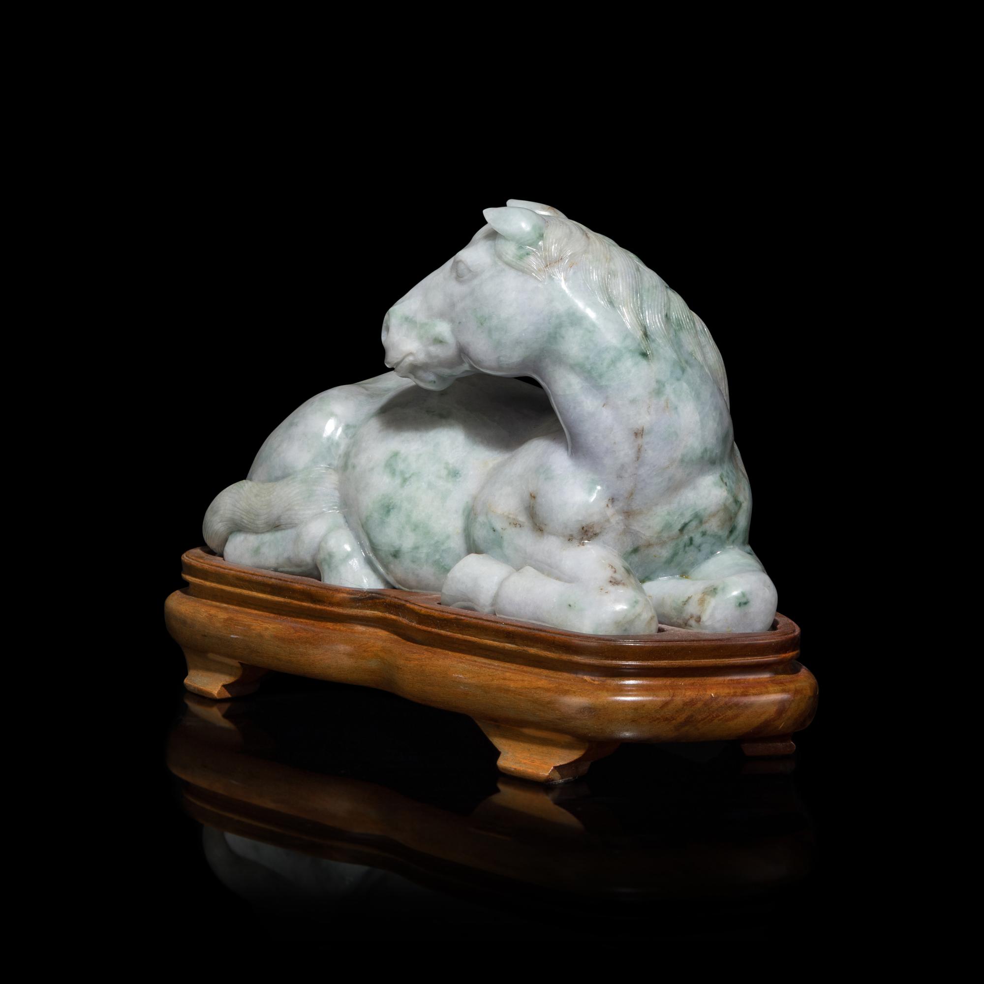 A Chinese Jadeite Horse, 20th Century 近代 翡翠臥馬