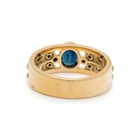SAPPHIRE AND DIAMOND RING