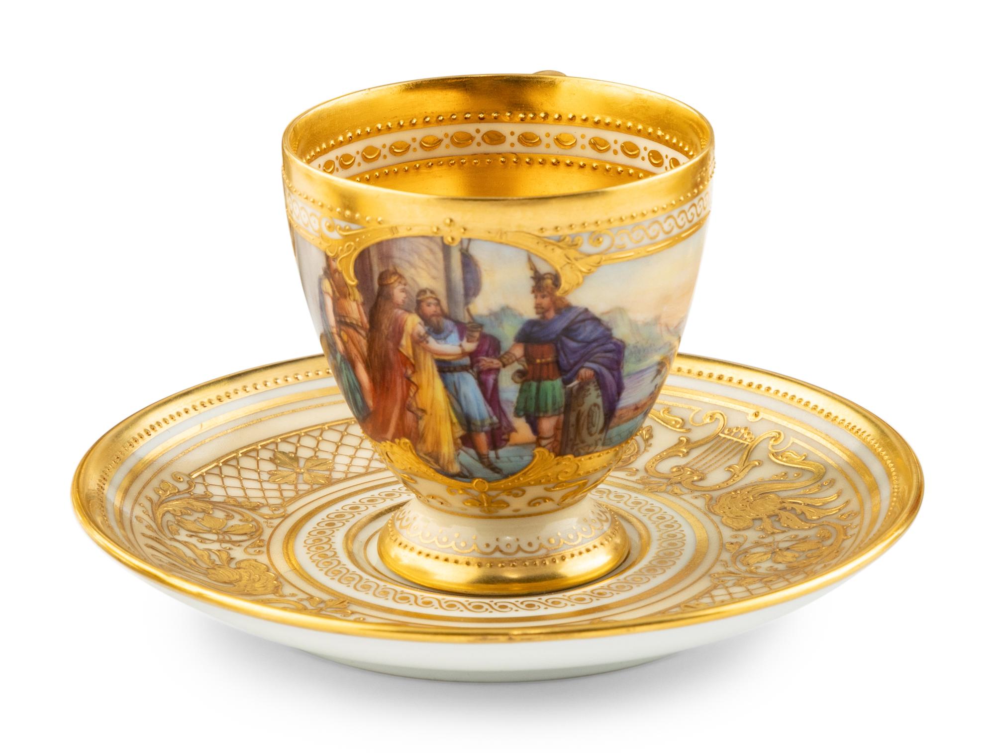 A Dresden (Ambrosius Lamm) Porcelain Dinner Service