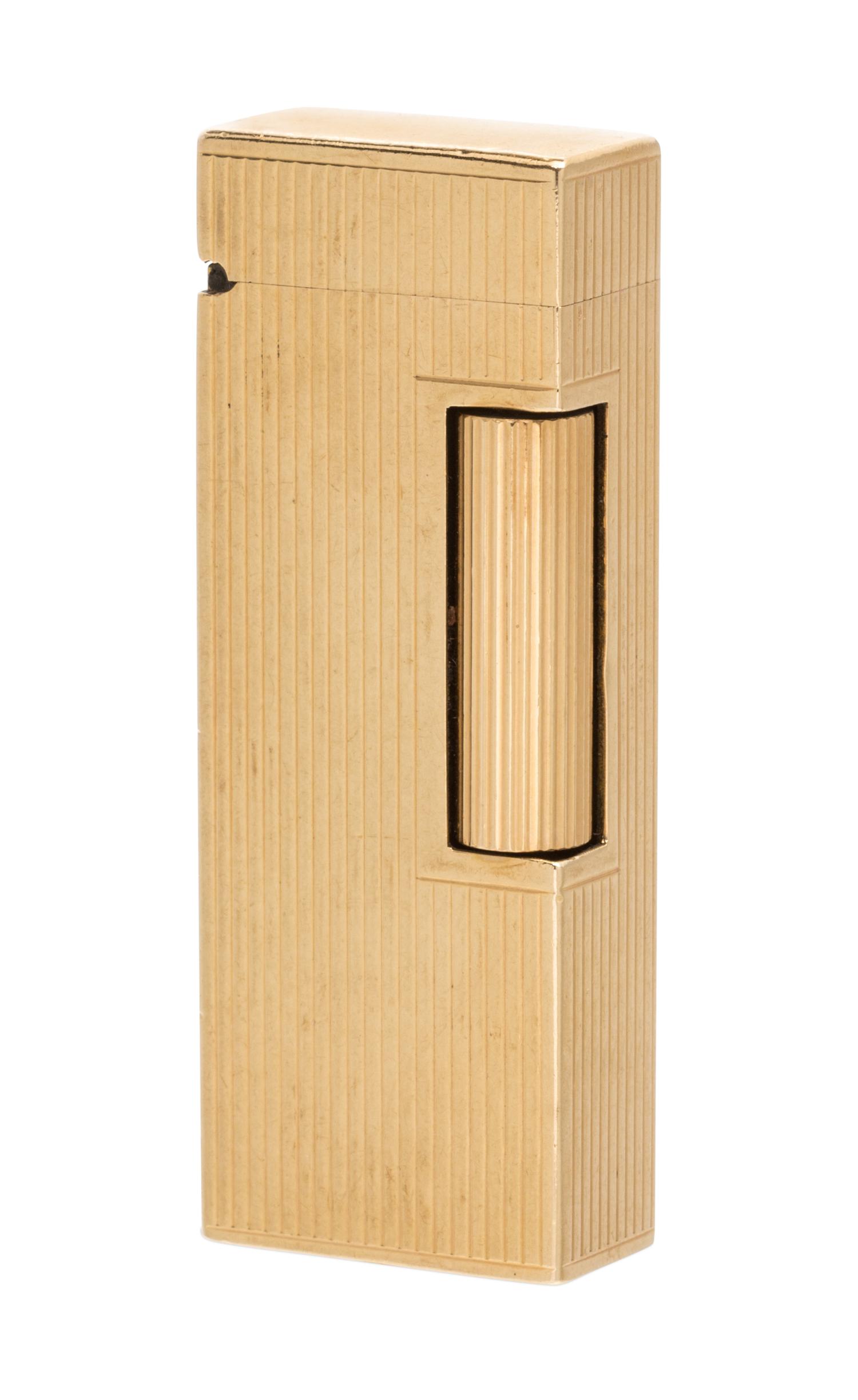 A 14 Karat Yellow Gold Lighter, Dunhill, 50.40 dwts. (including mechanism)