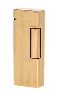 A 14 Karat Yellow Gold Lighter, Dunhill, 50.40 dwts. (including mechanism)