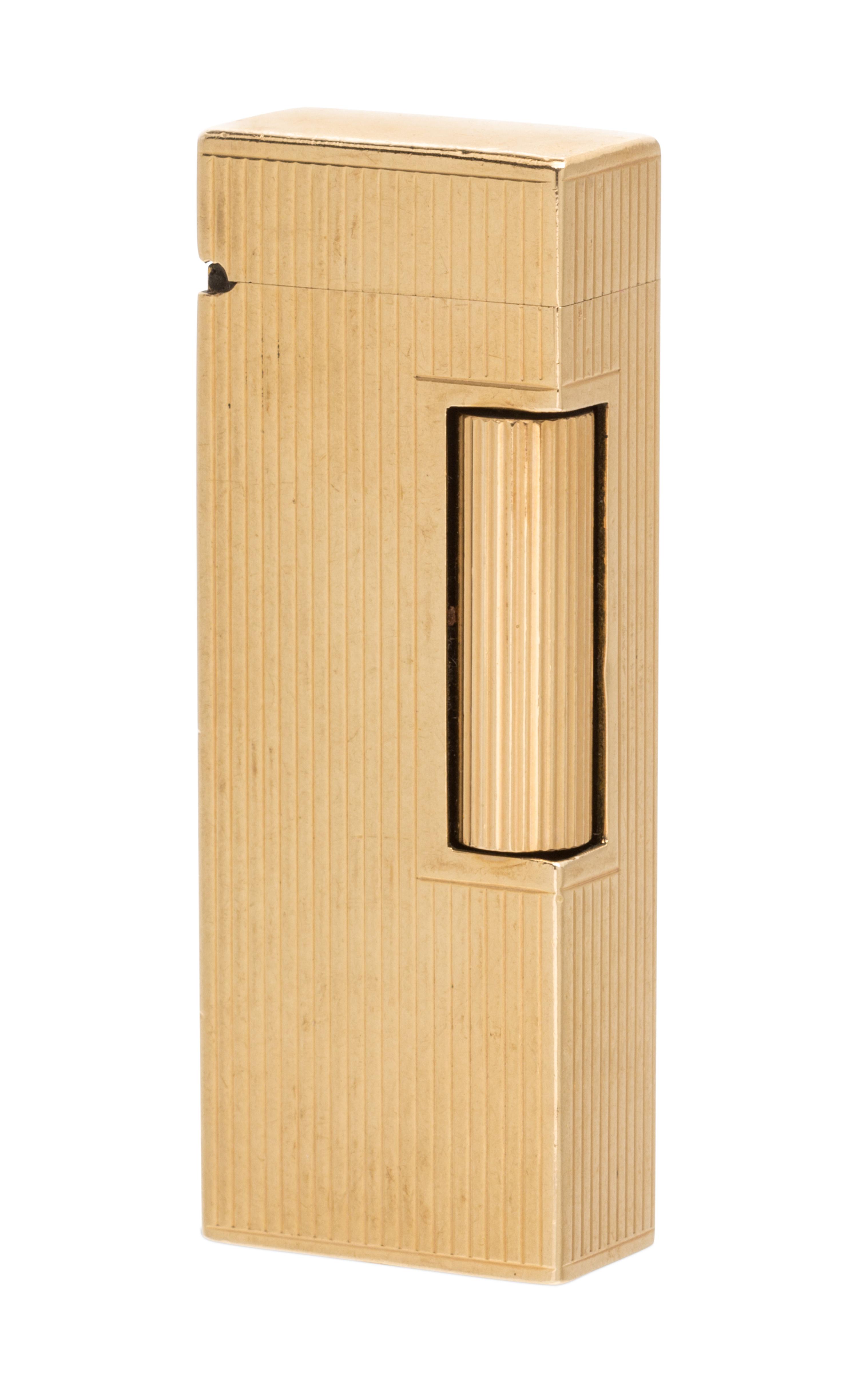 A 14 Karat Yellow Gold Lighter, Dunhill, 50.40 dwts. (including mechanism)