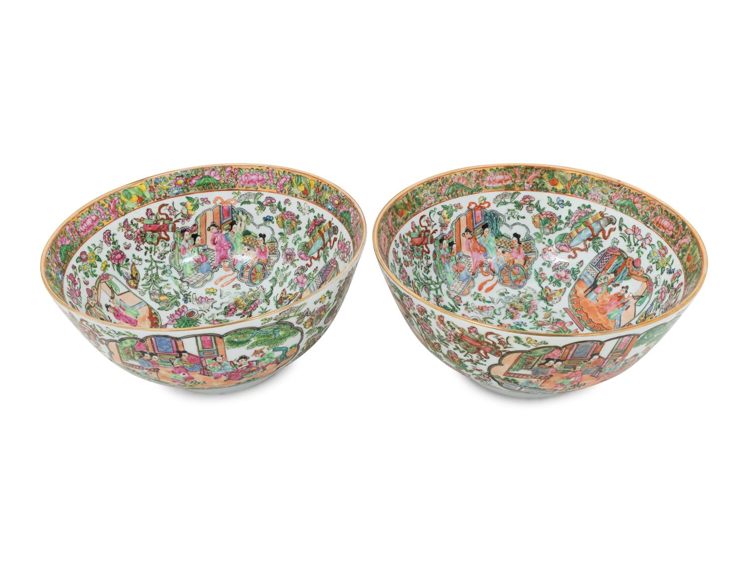 A Pair of Rose Medallion Porcelain Bowls