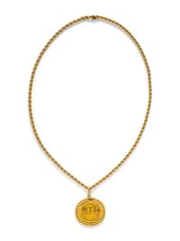 YELLOW GOLD NECKLACE WITH COIN PENDANT