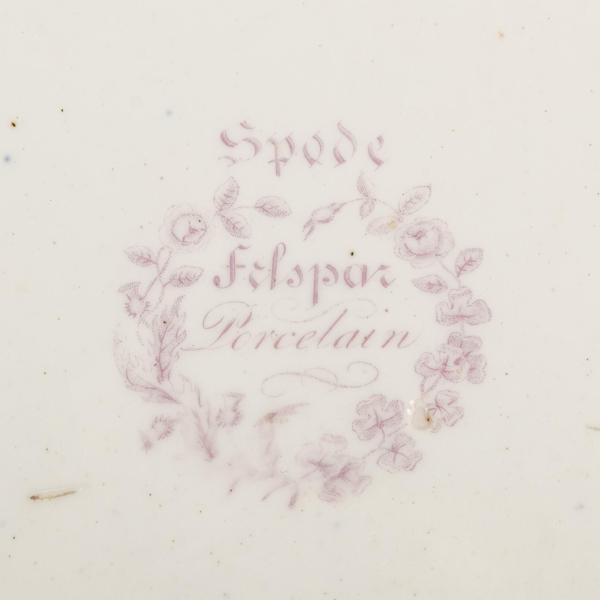 A Set of Twelve Spode Felspar Imari Dinner Plates