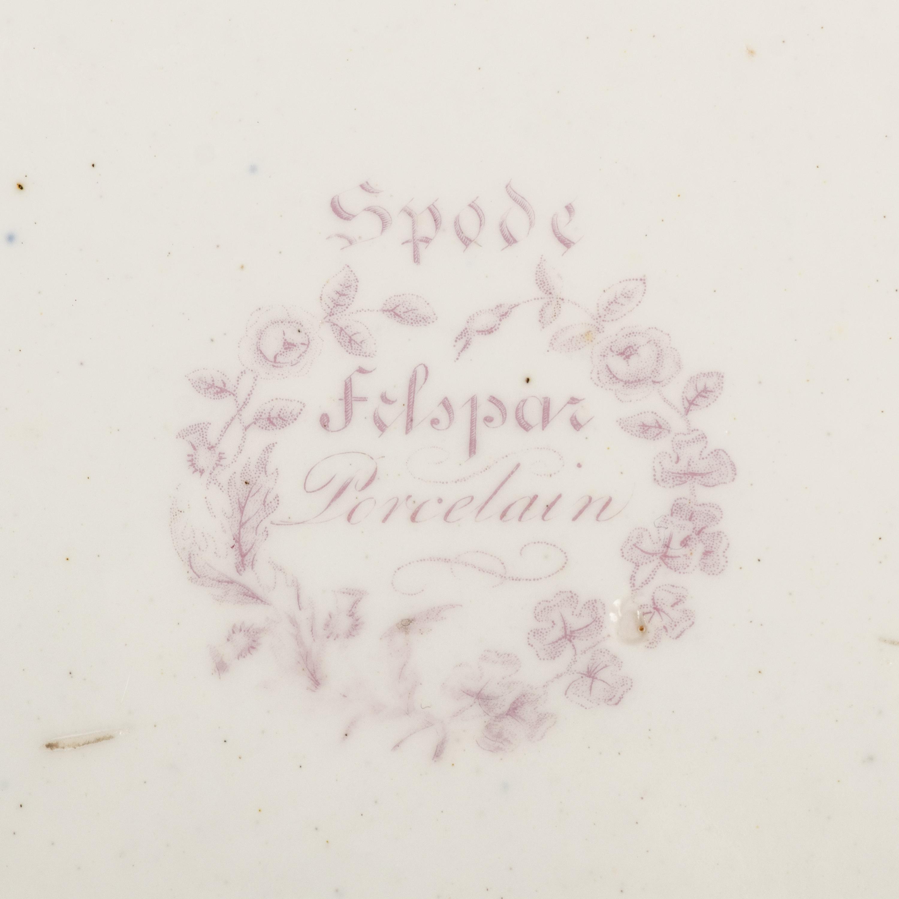 A Set of Twelve Spode Felspar Imari Dinner Plates