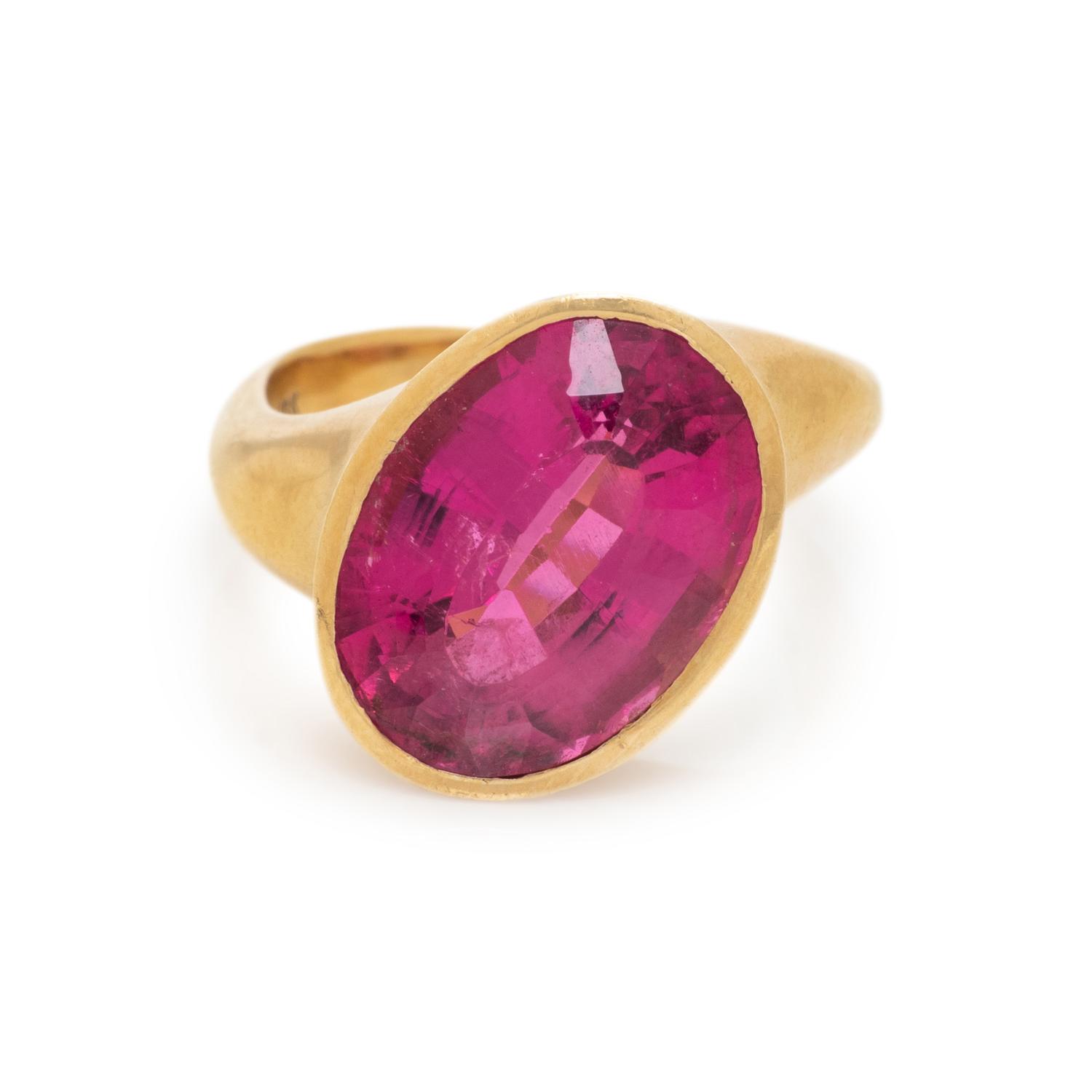 ANGELA CUMMINGS, YELLOW GOLD AND RUBELLITE TOURMALINE RING