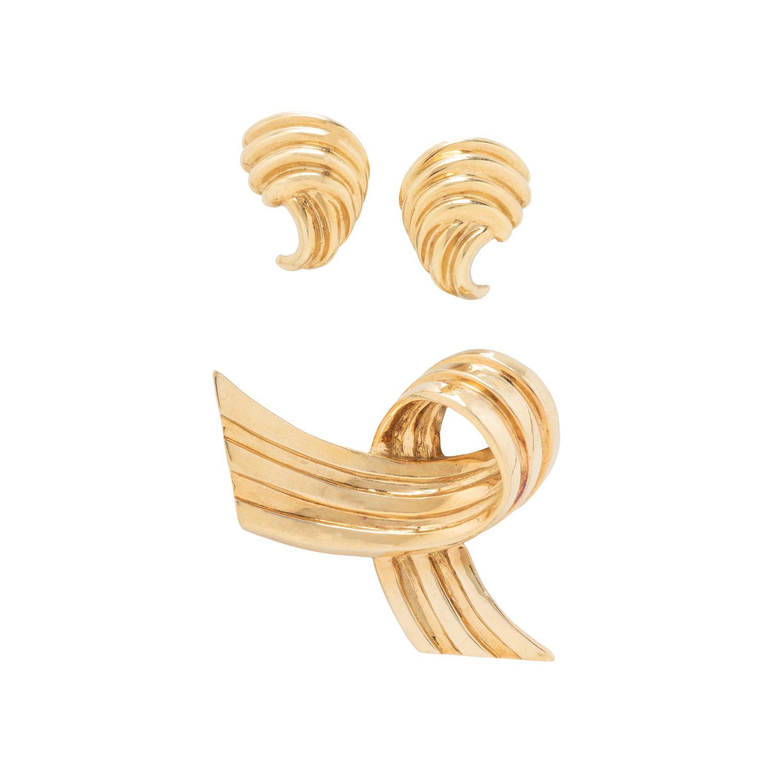 COLLECTION OF YELLOW GOLD JEWELRY