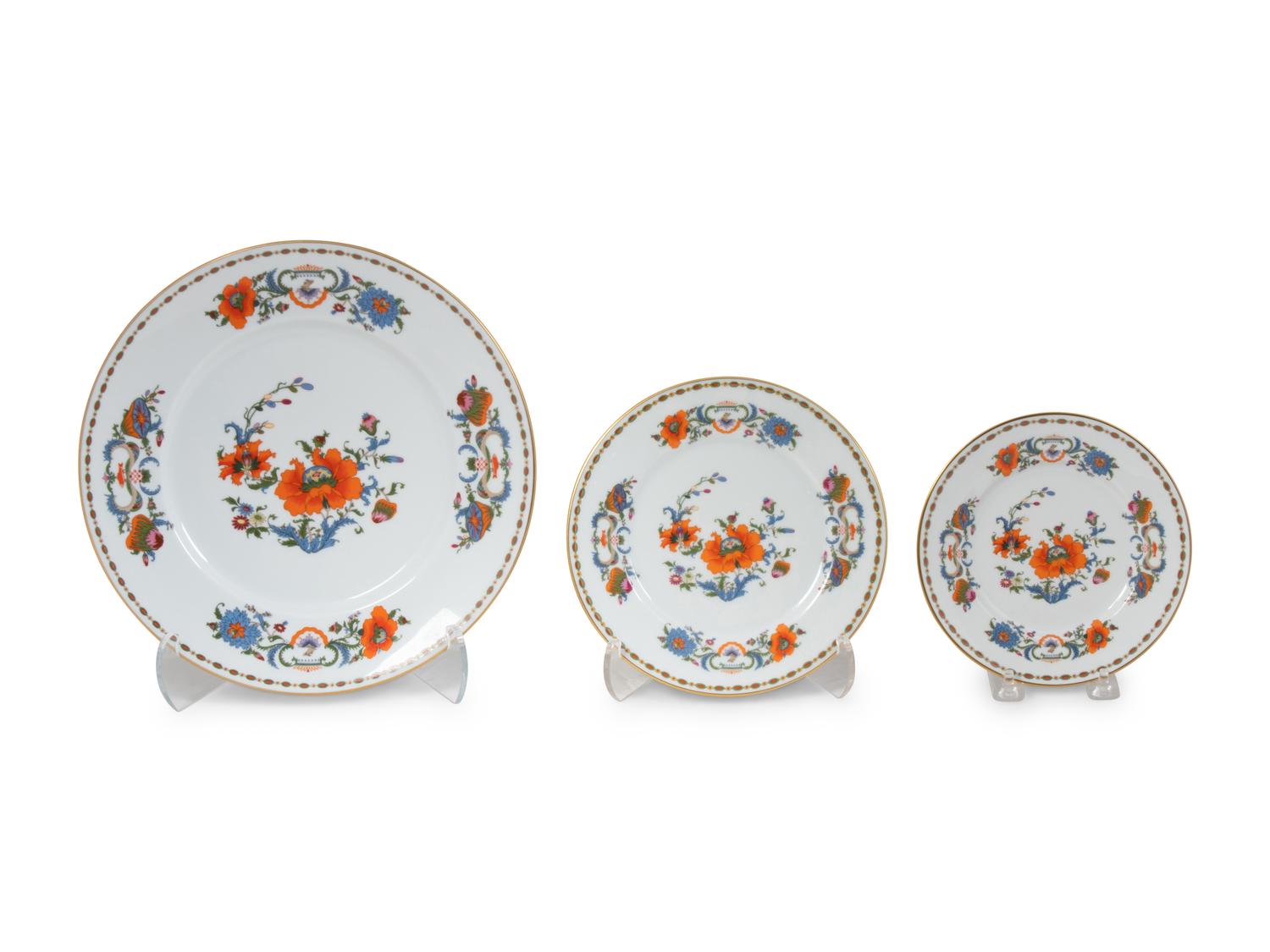 A Limoges Porcelain Vieux Chine Dinner Service