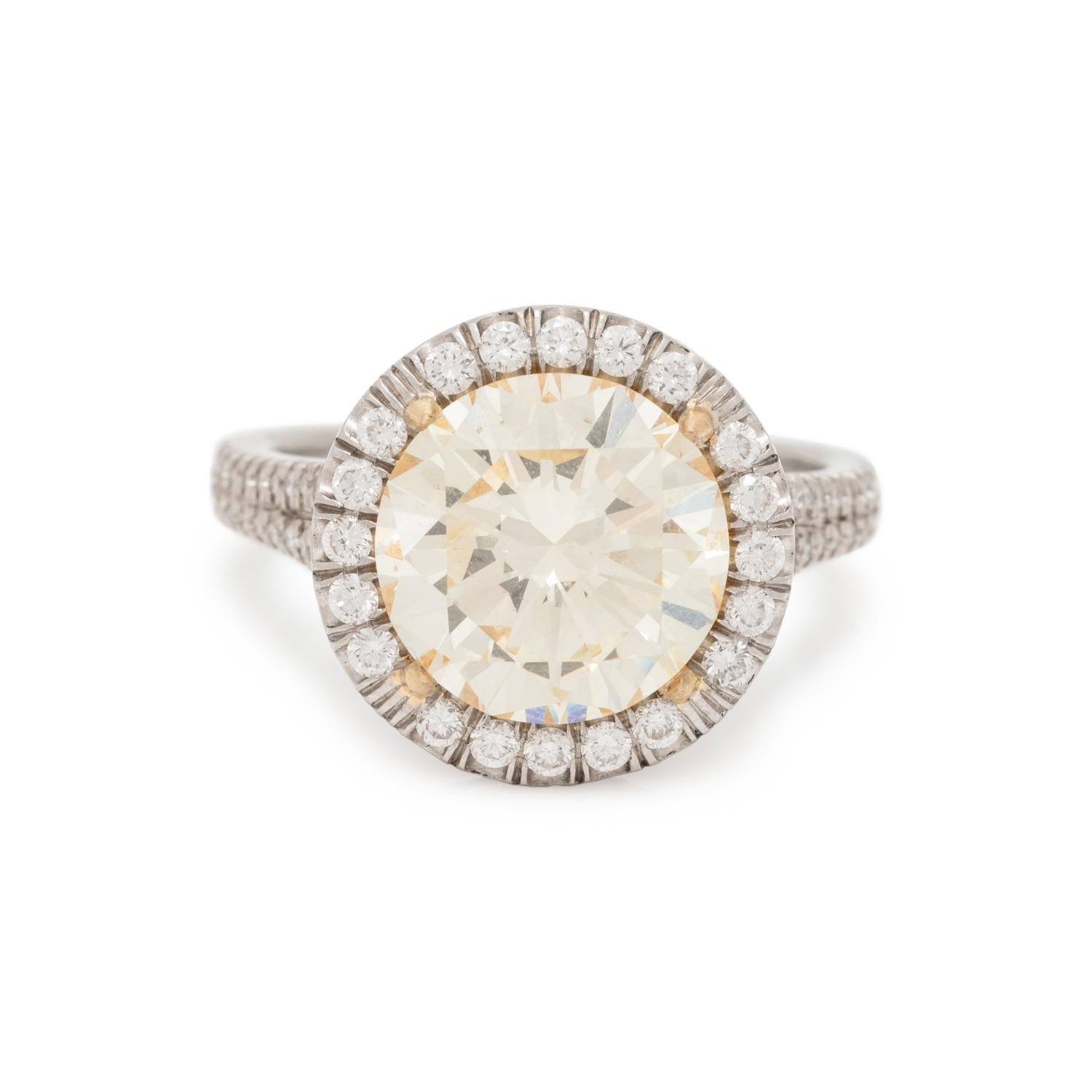 DIAMOND RING