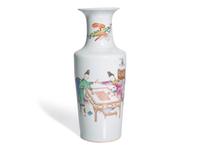 A Chinese Famille Rose Porcelain Vase