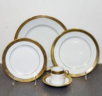 A Limoges Porcelain Dinner Service Diameter of dinner plate 10 3/4 inches. — RAYNAUD & CO.
