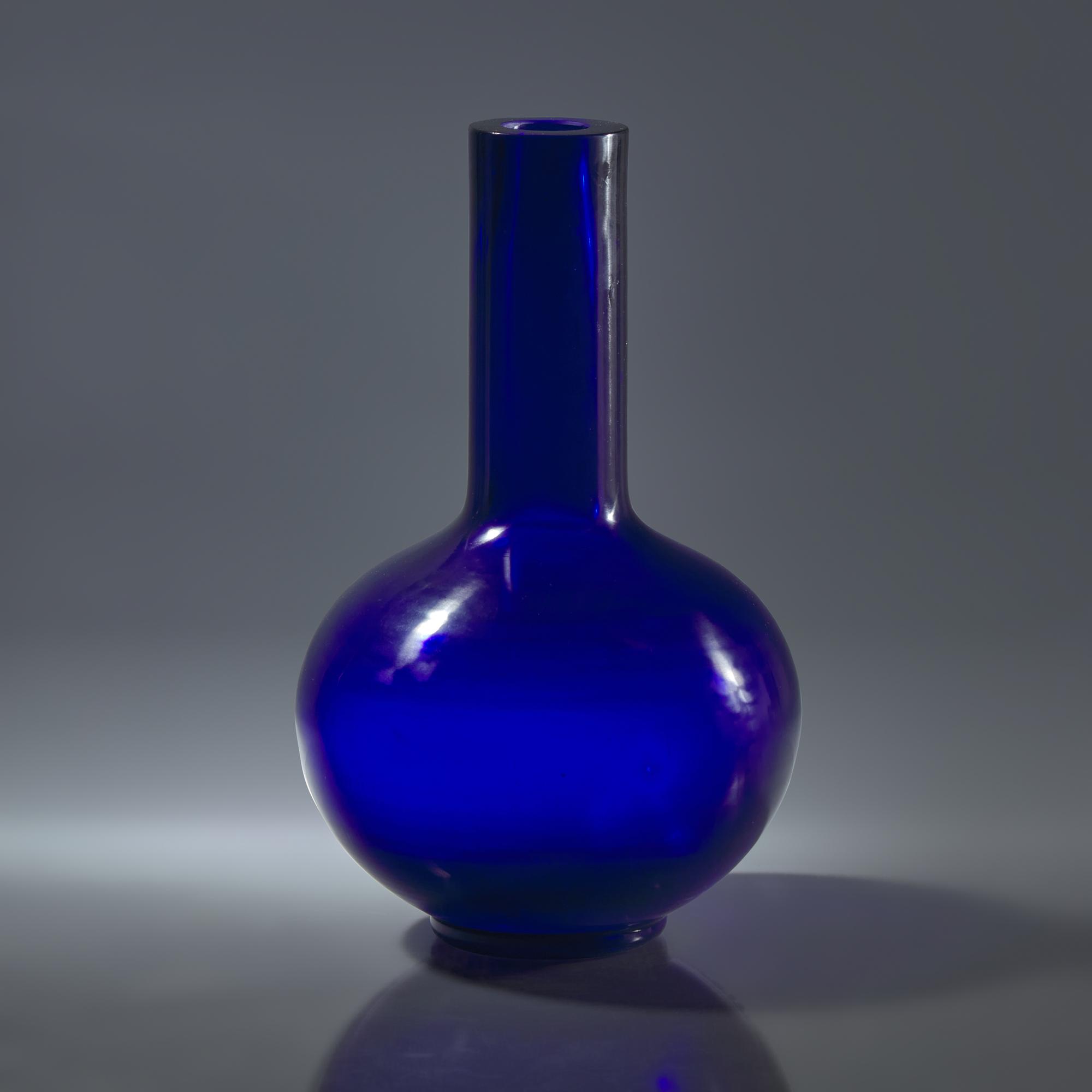 A Chinese Cobalt Blue Glass Bottle Vase — 寶石藍料天球瓶