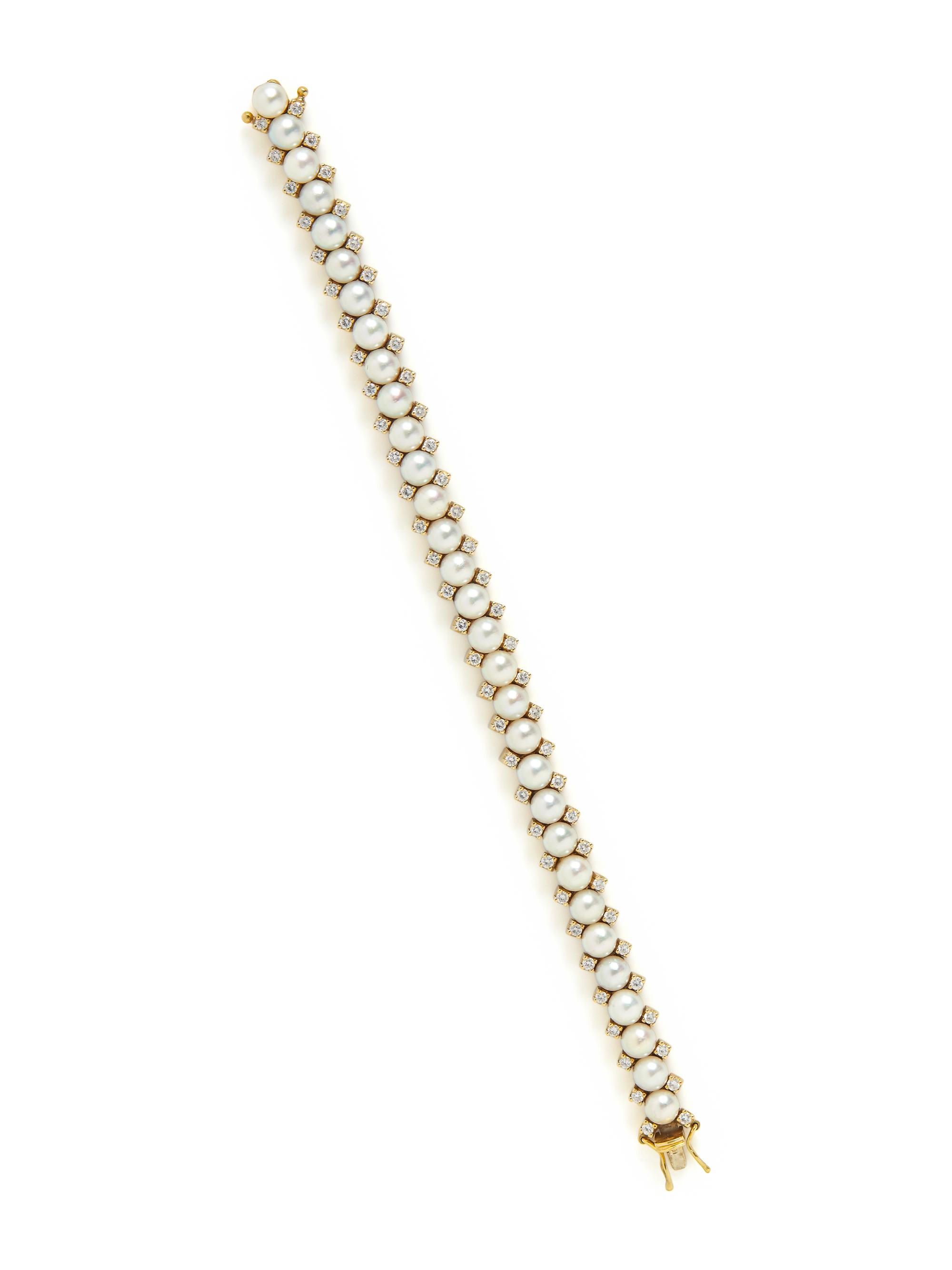 CULTURED PEARL AND DIAMOND BRACELET