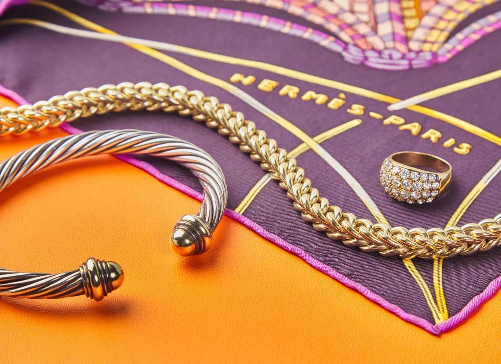 Boutique Jewels and Luxury Accessories