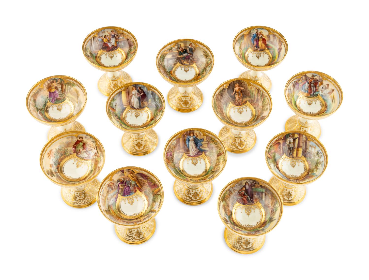 A Dresden (Ambrosius Lamm) Porcelain Dinner Service