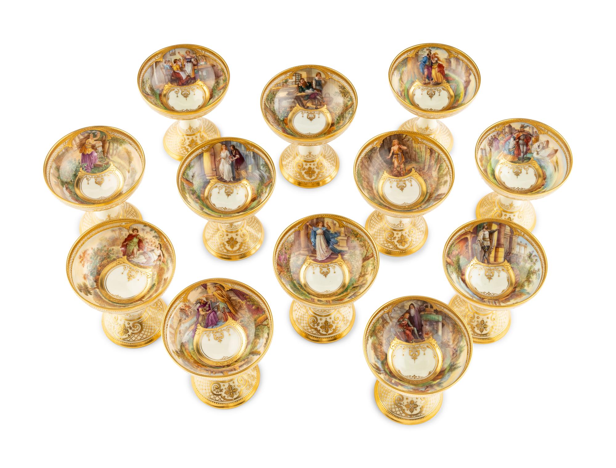 A Dresden (Ambrosius Lamm) Porcelain Dinner Service