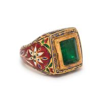 EMERALD AND POLYCHROME ENAMEL MUGHAL STYLE RING