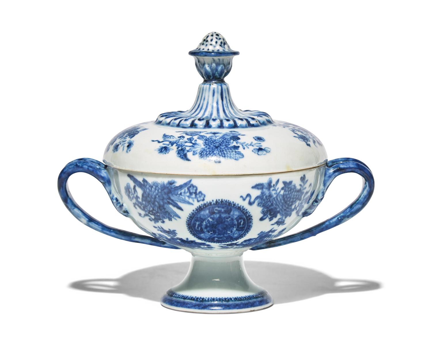 A Rare Chinese Export Porcelain Blue Fitzhugh Covered Sauce Tureen