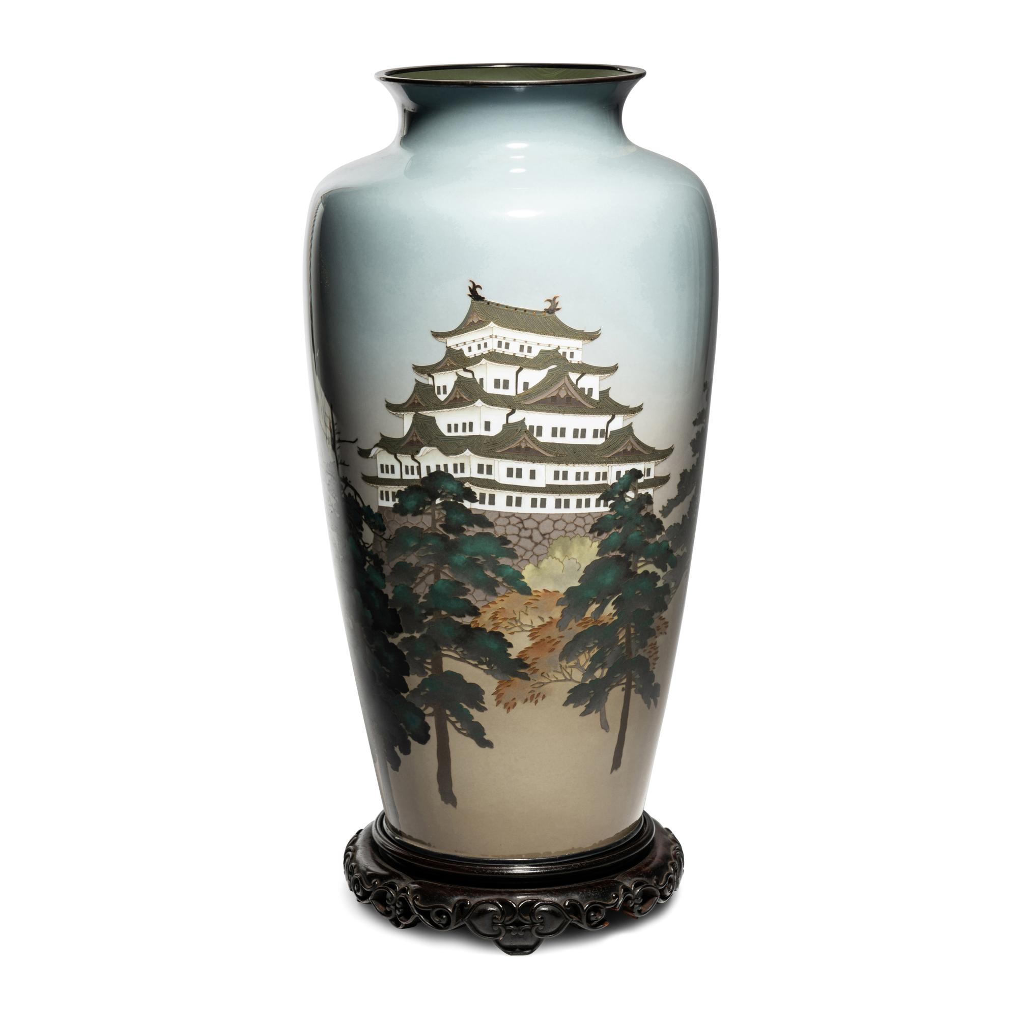 An Impressive Pair of Large Japanese Cloisonné Presentation Vases, Ando Jubei Studio, Late Meiji to Taisho Period — 日本明治-大正時期 安藤七寶店七寶燒花瓶一對