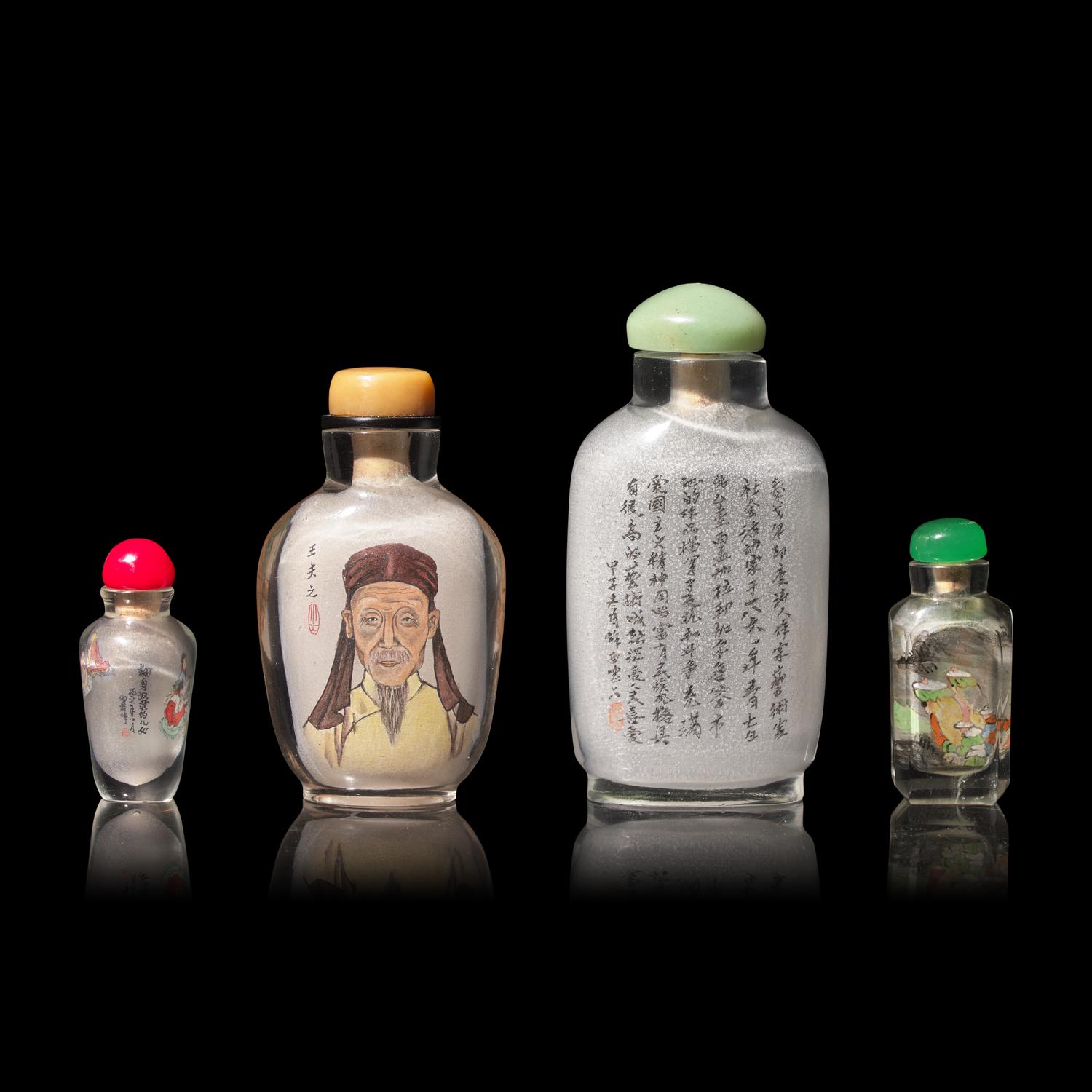 Four Inside Painted Glass Snuff Bottles, 20th Century 近代 玻璃內畫鼻煙壺四支