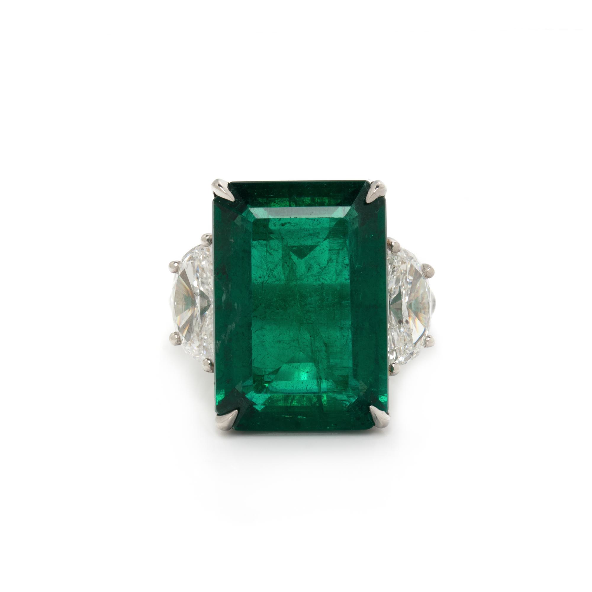 EMERALD AND DIAMOND RING