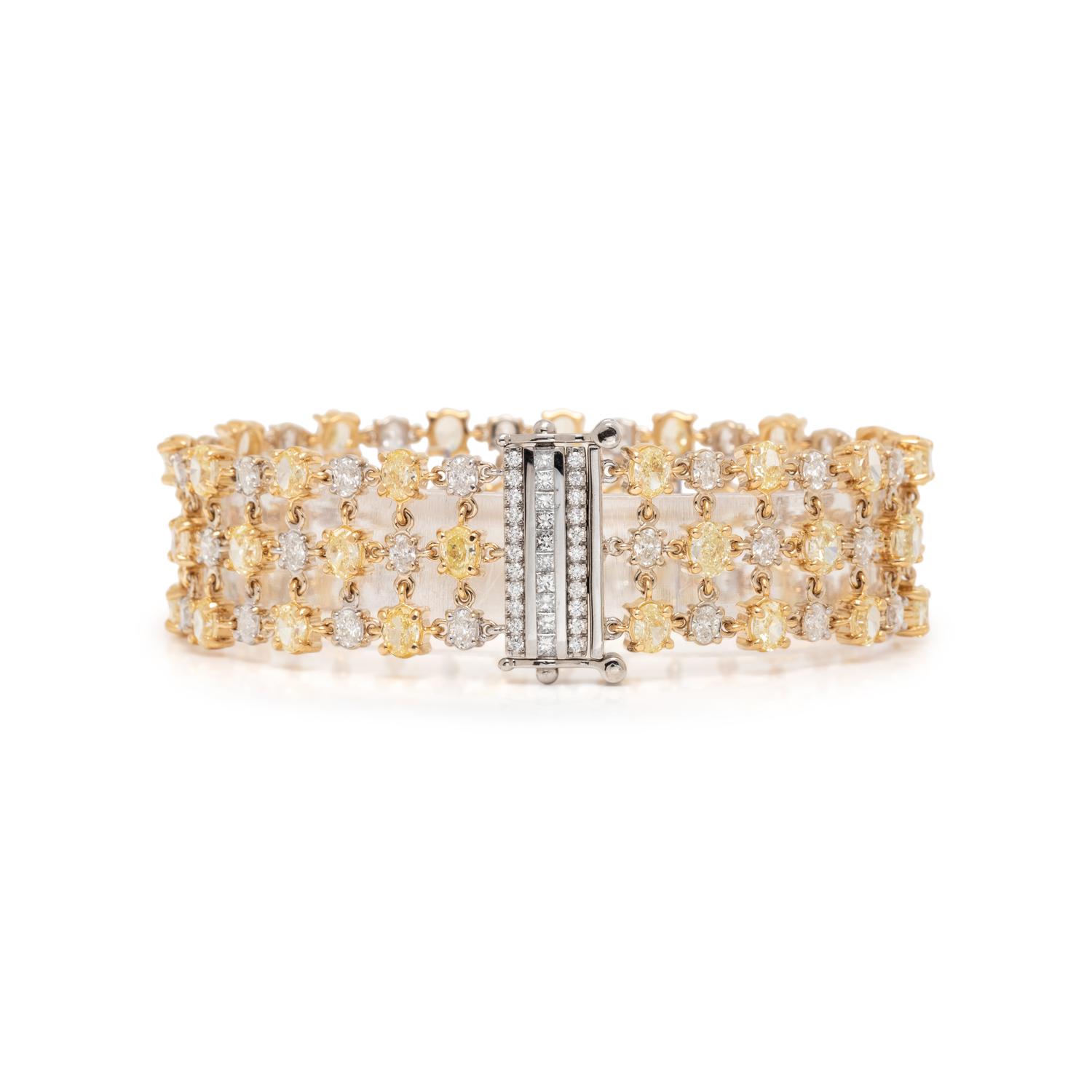 COLORED DIAMOND AND DIAMOND BRACELET