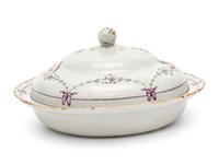 A Chinese Export Porcelain Entrée Dish and Cover