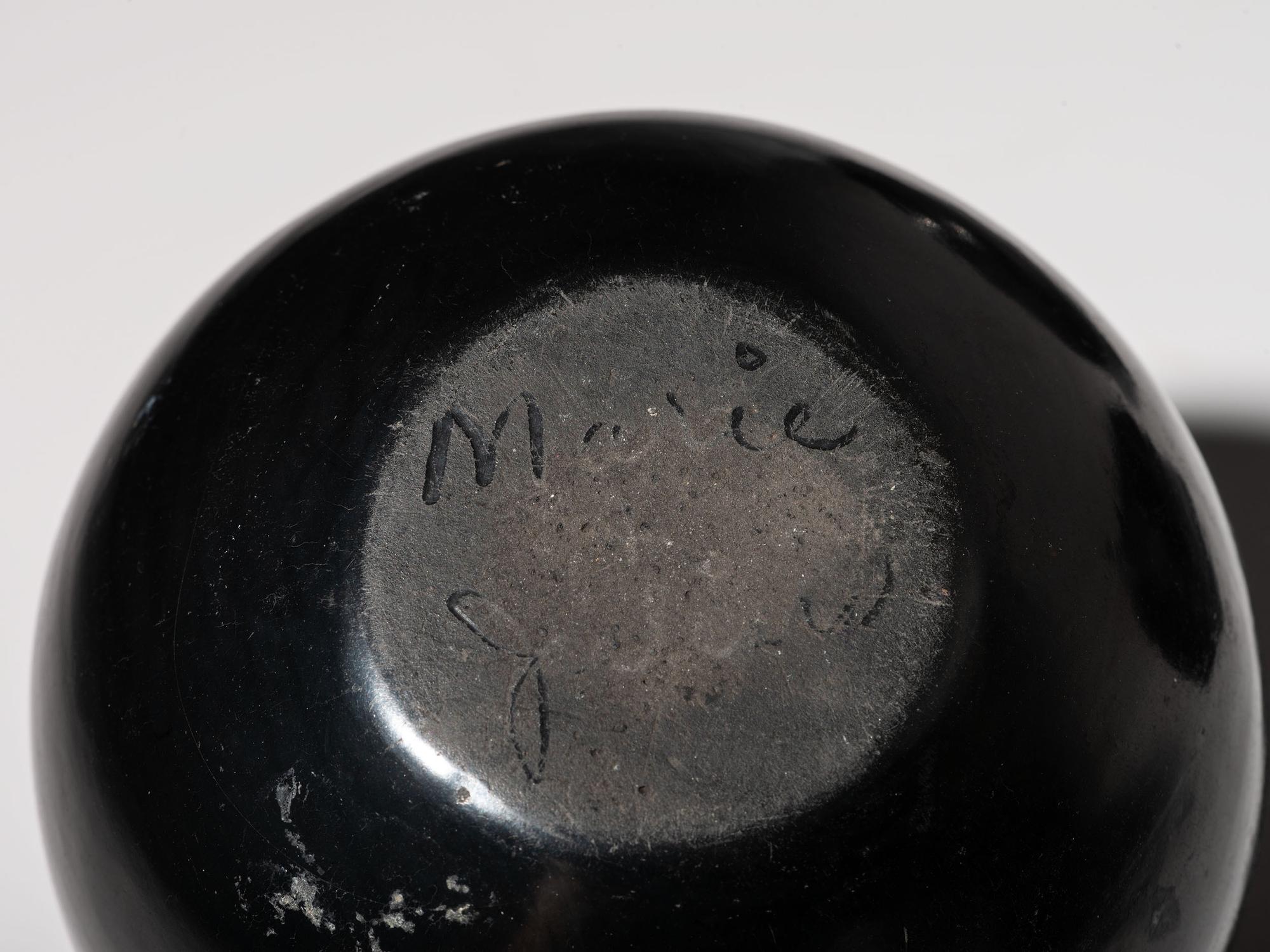 Blackware Pottery 1925-1943