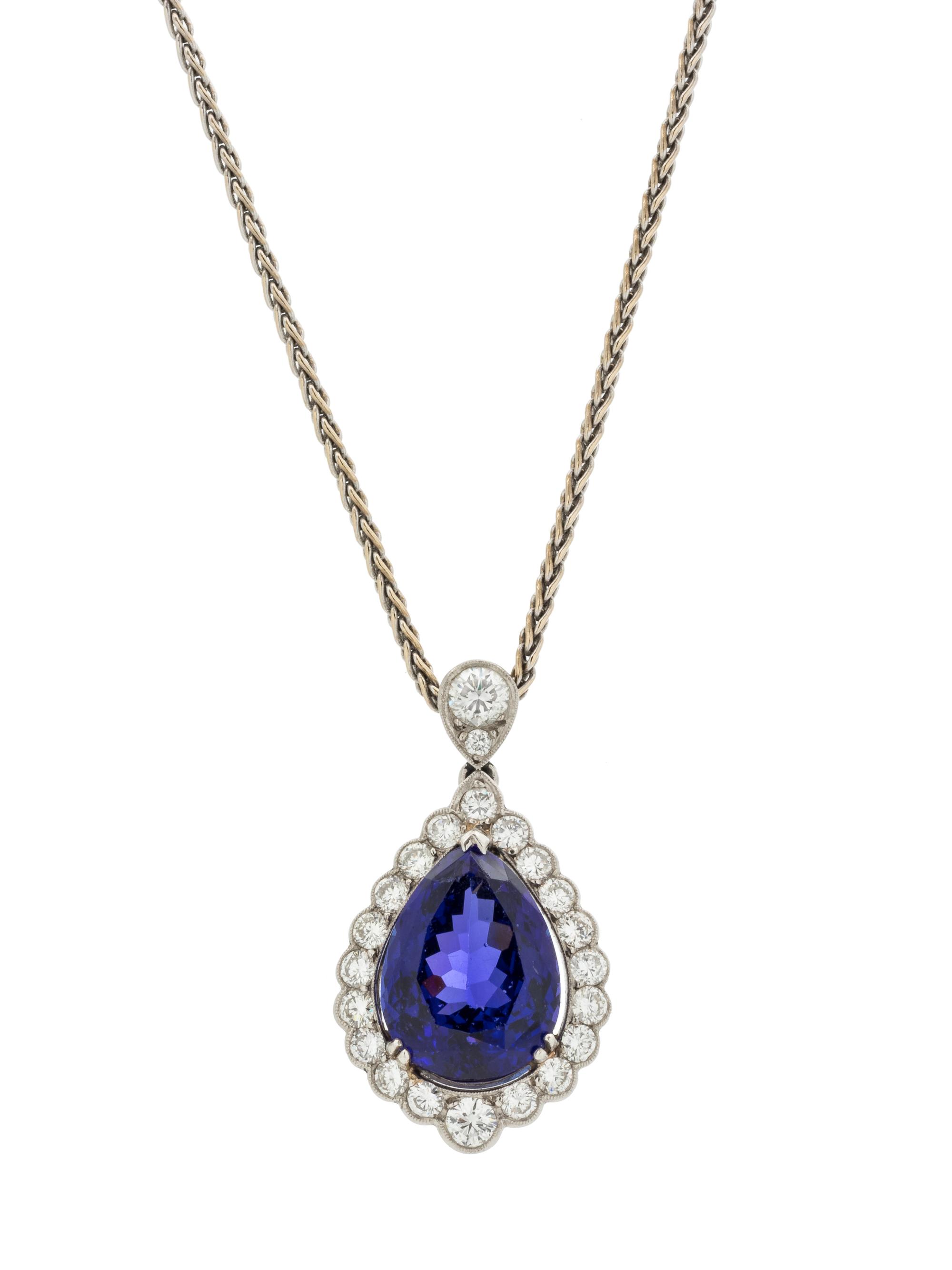 TANZANITE AND DIAMOND PENDANT/NECKLACE