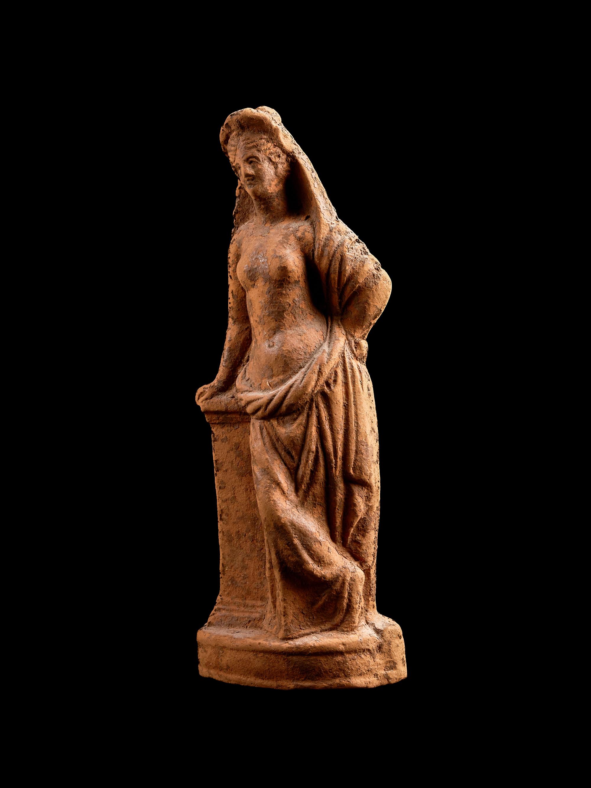 A Late Hellenistic Terracotta Aphrodite