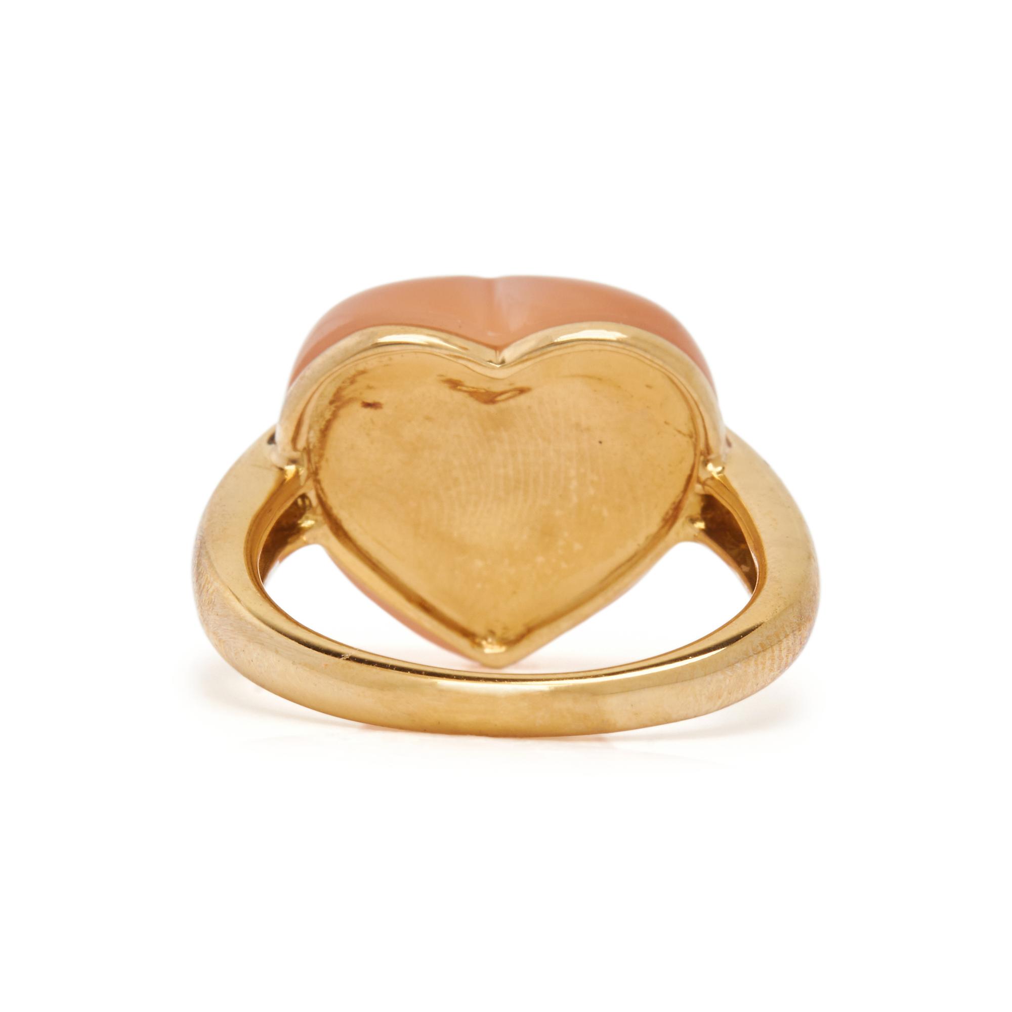 YELLOW GOLD AND MOONSTONE RING