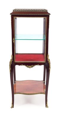 A Louis XV Style Gilt Bronze Mounted Vitrine Height 50 1/4 inches. — FIRST HALF 20TH CENTURY