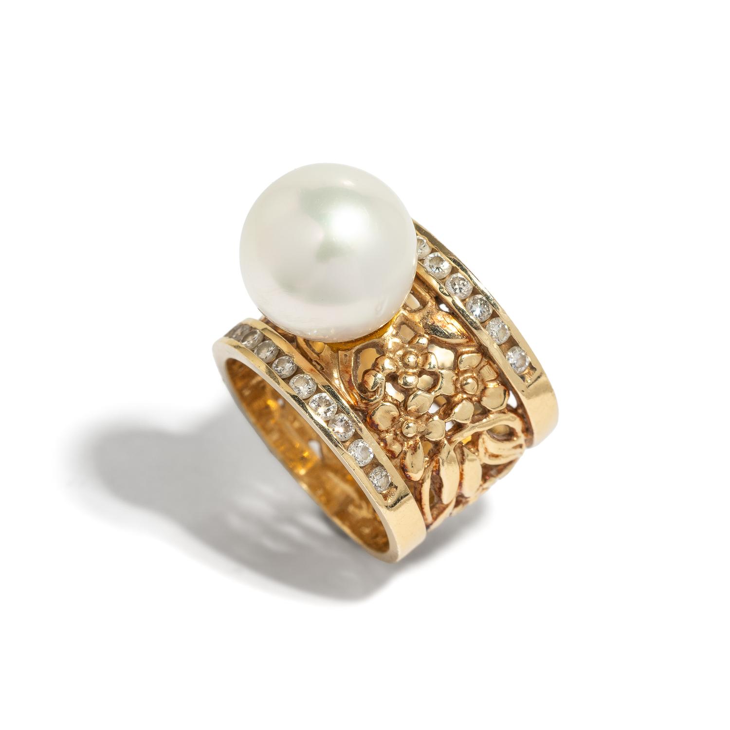 CULTURED PEARL, DIAMOND, AND YELLOW GOLD RING