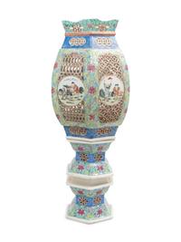 A Famille Rose Porcelain Reticulated Lattern